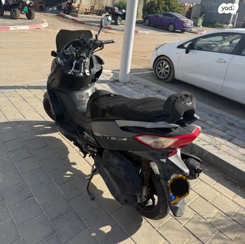 מודעת רכב סאן יאנג ג'וי-מקס 250