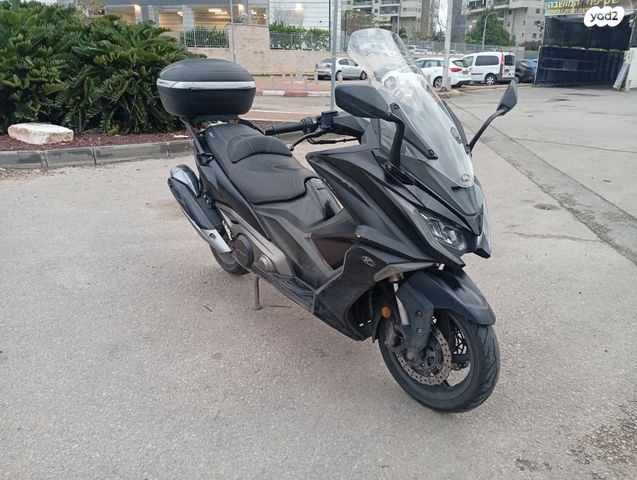 מודעת רכב קימקו AK 550