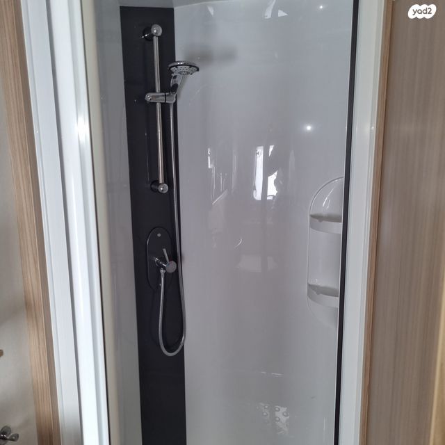 מודעת רכב נגרר (קראוון נגרר)