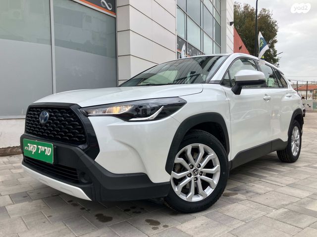 מודעת רכב טויוטה קורולה קרוס