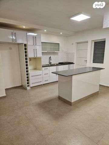 שדרות ששת הימים 8