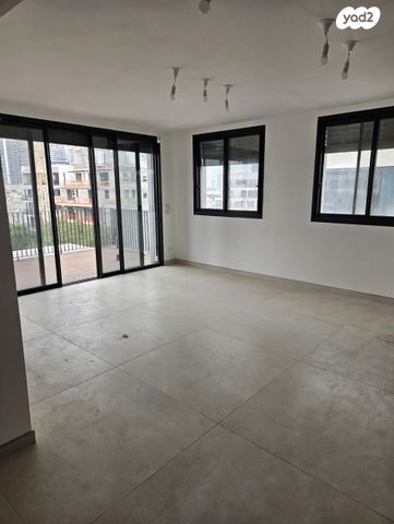 זכרון יעקב 11