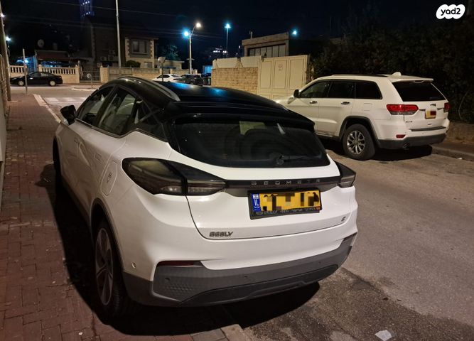 מודעת רכב ג׳ילי Geometry C