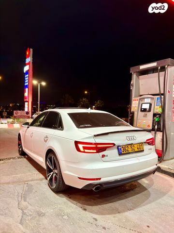 מודעת רכב אאודי A4