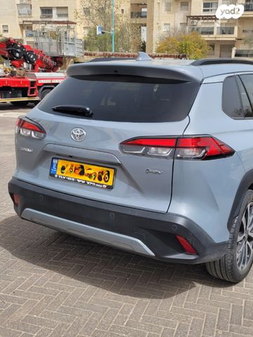 מודעת רכב טויוטה קורולה קרוס