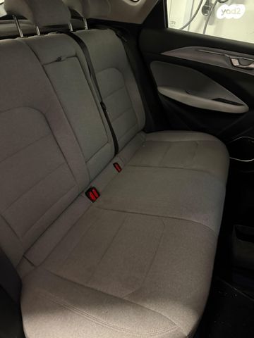 מודעת רכב ג׳ילי Geometry C