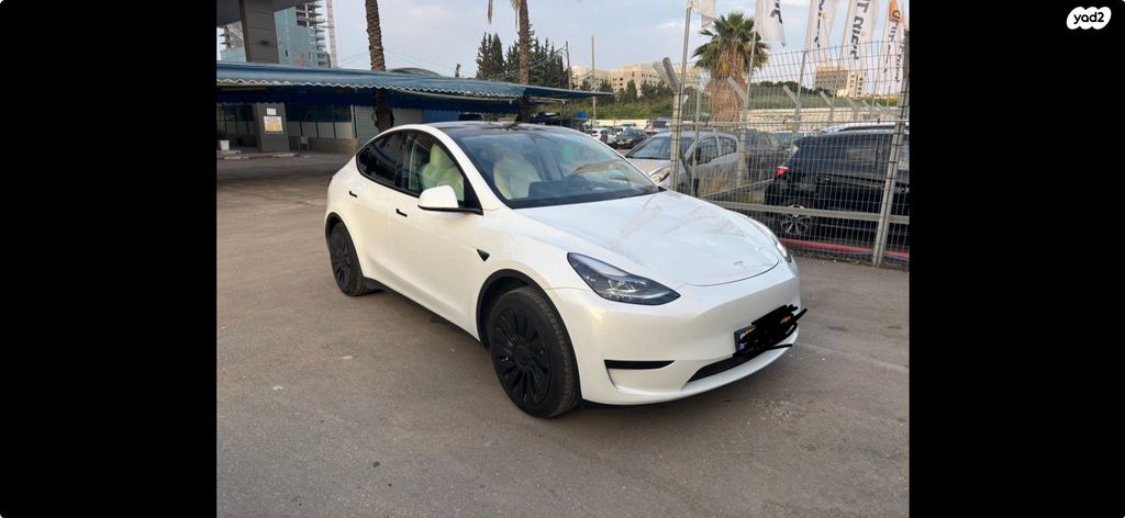מודעת רכב טסלה מודל Y