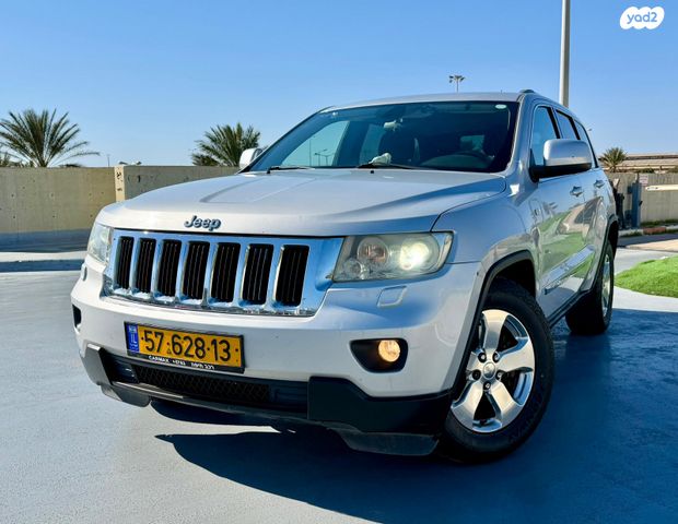 מודעת רכב ג'יפ גרנד צ'ירוקי