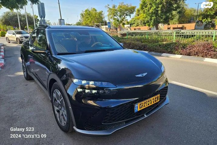 מודעת רכב ג'נסיס GV60