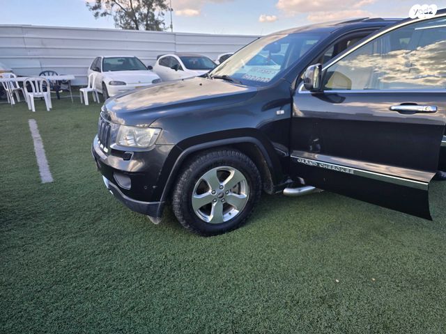 מודעת רכב ג'יפ גרנד צ'ירוקי