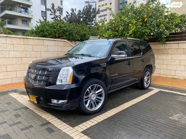 מודעת רכב קאדילק אסקלייד