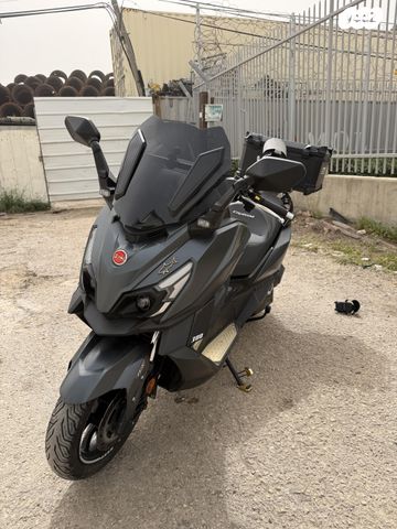 מודעת רכב סאן יאנג קרוזים 300