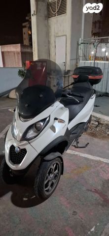 מודעת רכב פיאג'ו MP3 300