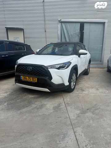 מודעת רכב טויוטה קורולה קרוס