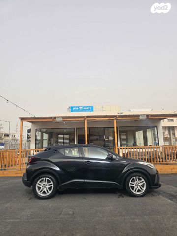 מודעת רכב טויוטה C-HR 2