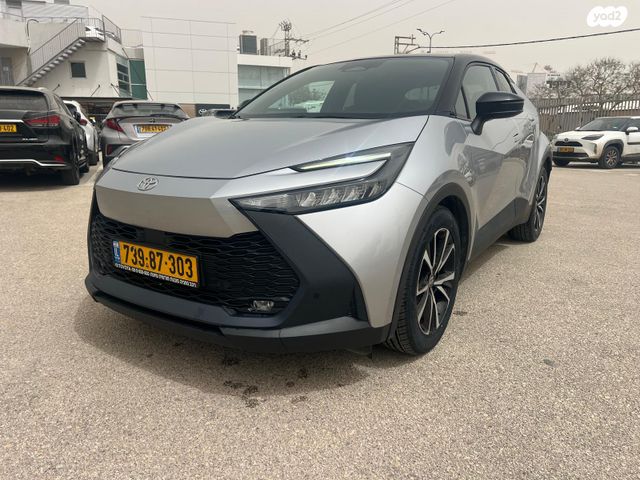 מודעת רכב טויוטה C-HR