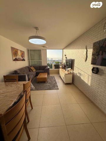 מודעת נכס, מעלות 1, נאות יהודית ונווה ארזים, חולון