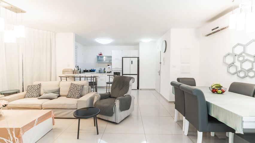 מודעת נכס, אוסקר שינדלר, רמות הרכס, באר שבע