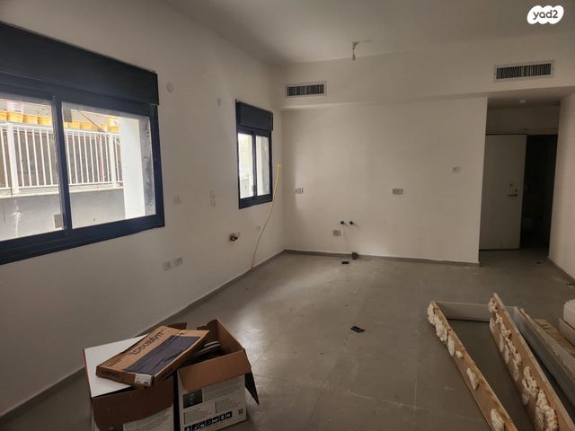 דירה, מחנה יהודה, פתח תקווה