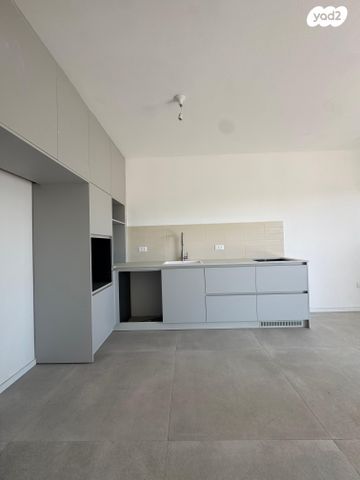 נווה יהושע, ערמונים