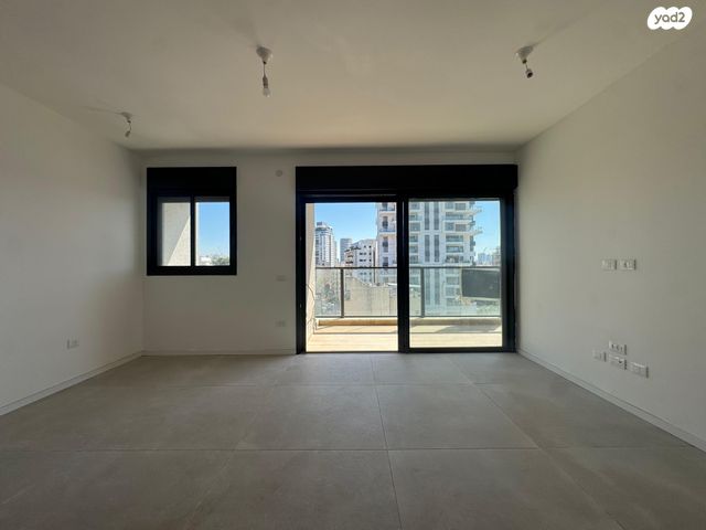 נווה יהושע, ערמונים