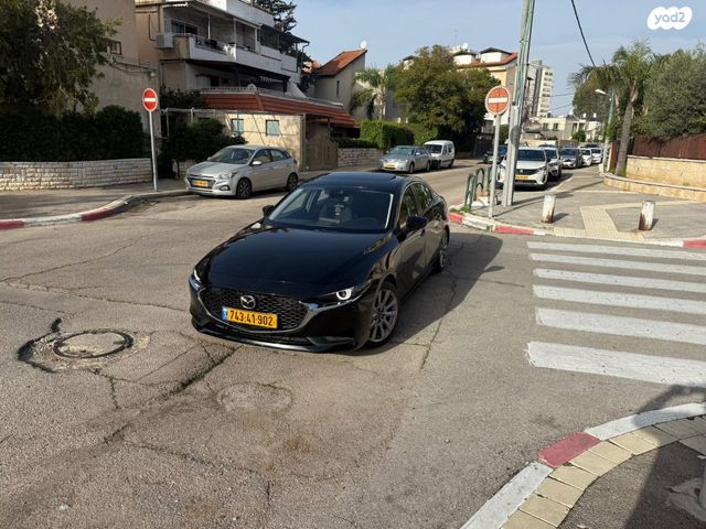 מודעת רכב מאזדה 3