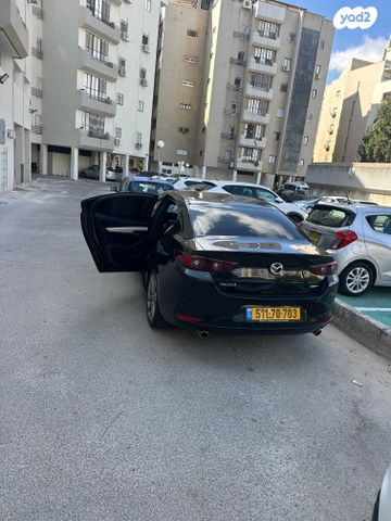 מודעת רכב מאזדה 3