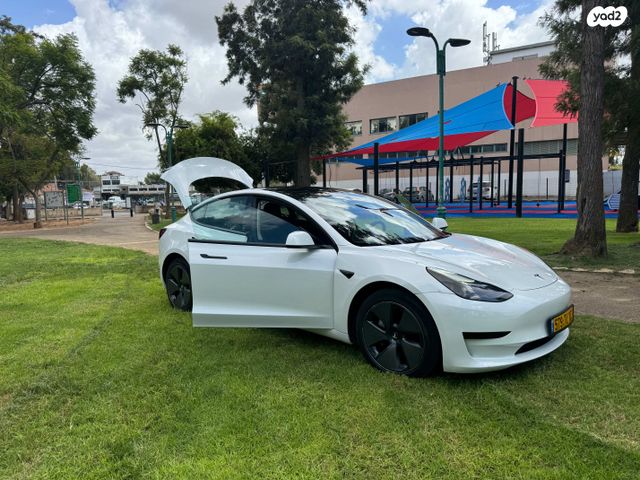 מודעת רכב טסלה מודל 3
