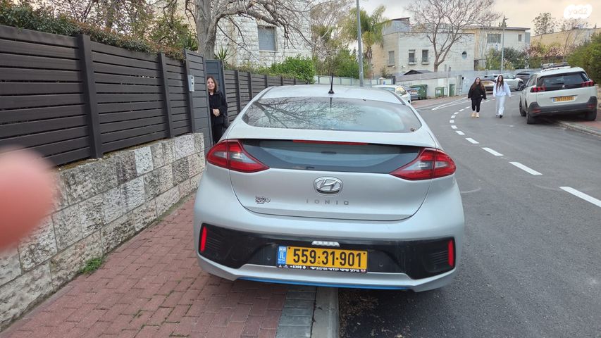 מודעת רכב יונדאי איוניק
