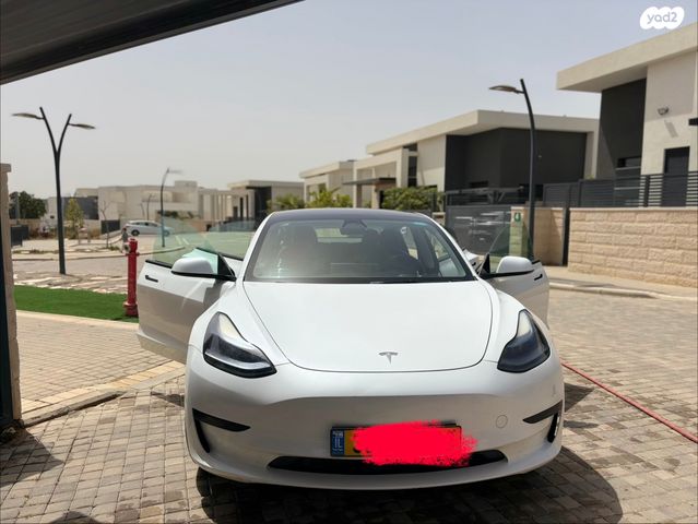 מודעת רכב טסלה מודל 3