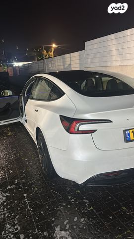 מודעת רכב טסלה מודל 3