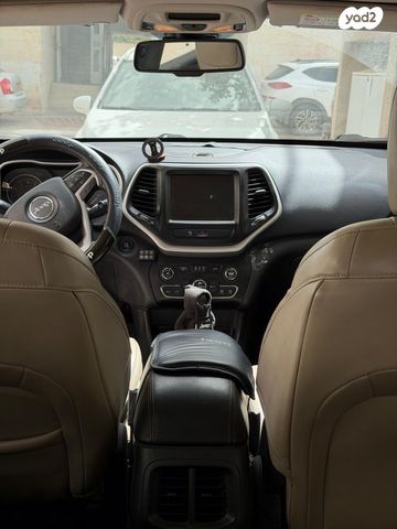 מודעת רכב ג'יפ צ'ירוקי