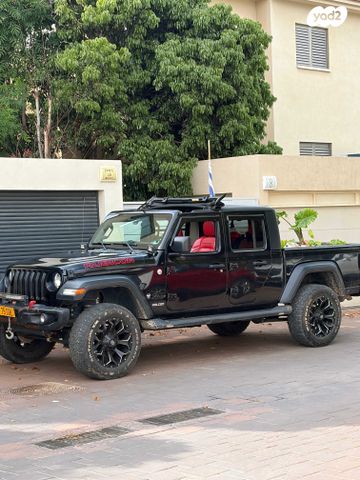 מודעת רכב ג'יפ גלדיאטור