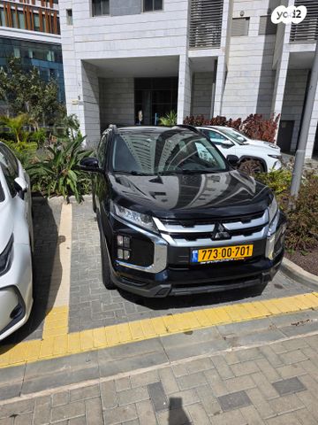 מודעת רכב מיצובישי ASX