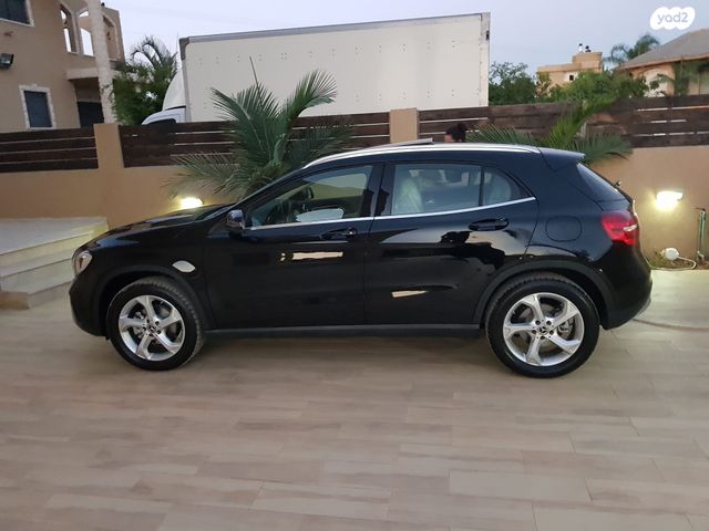 מודעת רכב מרצדס-בנץ GLA