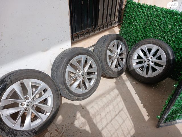 feedItemObj.data.row_1