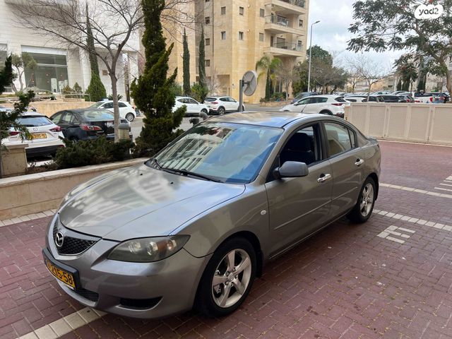 מודעת רכב מאזדה 3