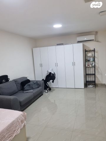 יוסף חכמי 45