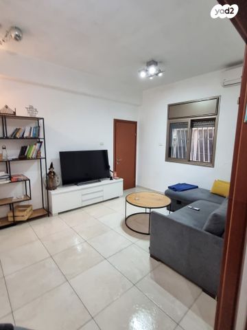 ארלוזורוב 102