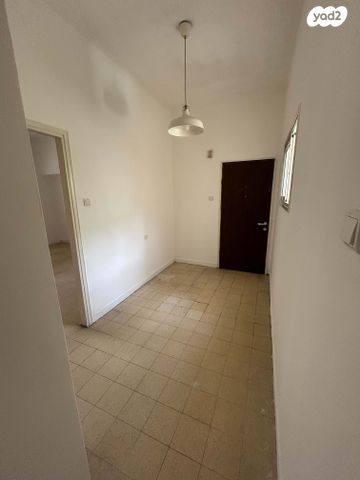 ארלוזורוב 25