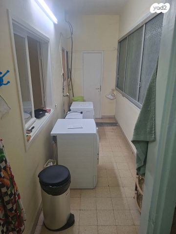 שבתאי לוי 15