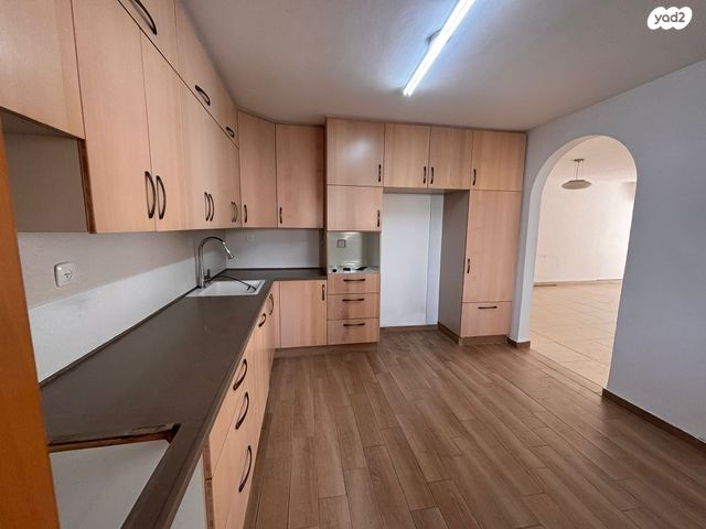 ישראל גלילי 12