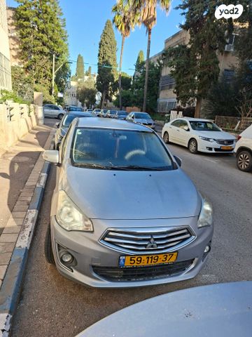 מודעת רכב מיצובישי אטראז'