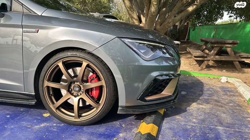 מודעת רכב סיאט לאון