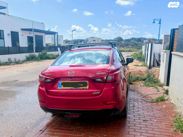 מודעת רכב מאזדה 2