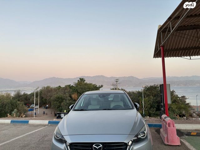 מודעת רכב מאזדה 3