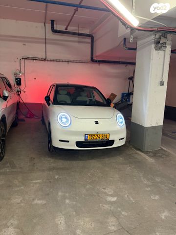 מודעת רכב ג׳יי.איי.סי 30