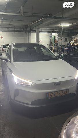 מודעת רכב ג׳ילי Geometry C