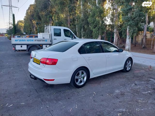מודעת רכב פולקסווגן ג'טה 
