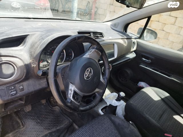 מודעת רכב טויוטה יאריס